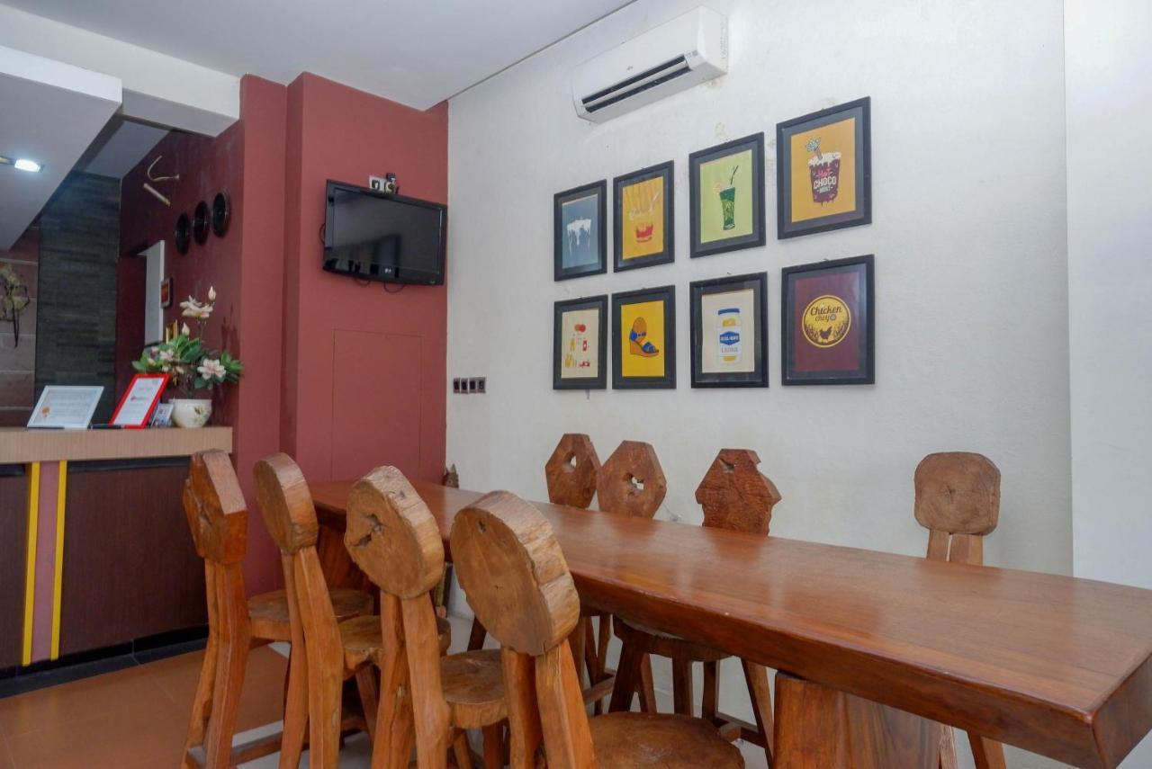 Reddoorz Syariah At Namira Hotel Tugu Exteriör bild